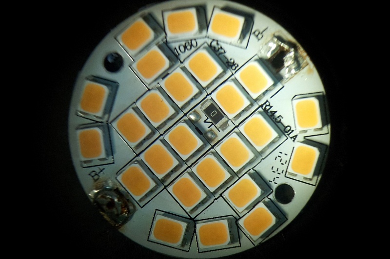 Светодиодная лампа под микроскопом. МГРЭС