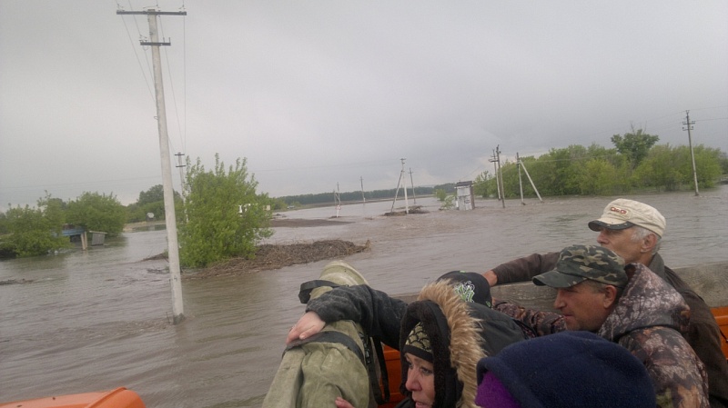 Энергетики помогают пострадавшим от наводнения в Алтайском крае. Казаков Максим, "Алтайэнергосбыт"