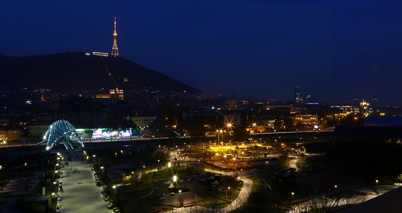 Панорама ночного Тбилиси
