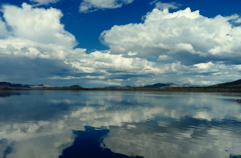 Зеркальное отражение. Река Селенга