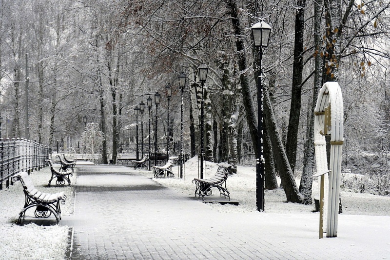 Первый снег, аллея любви города энергетиков  Костромская ГРЭС