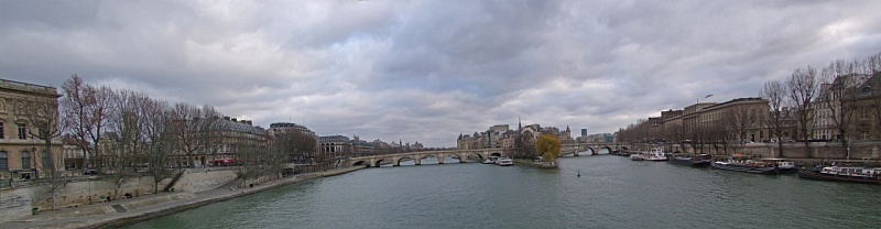 Париж.Зима. Вид с моста искусств.