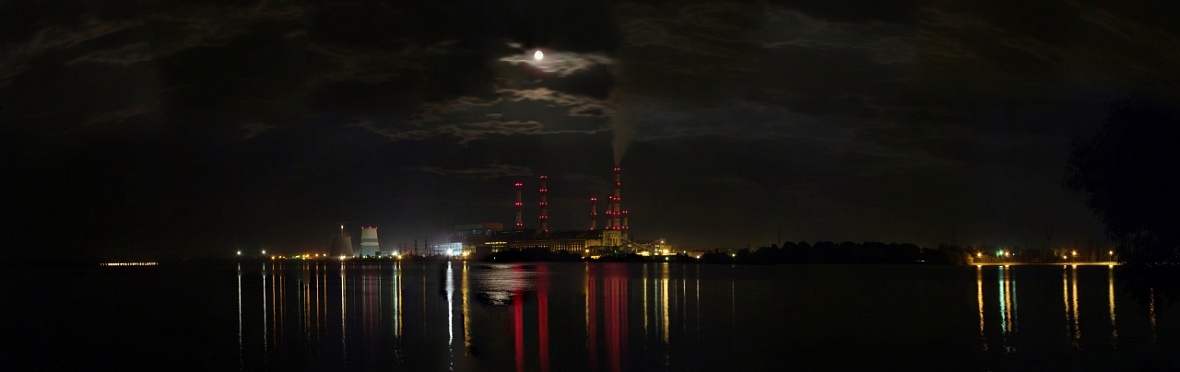 Ночная панорама Черепетской ГРЭС.